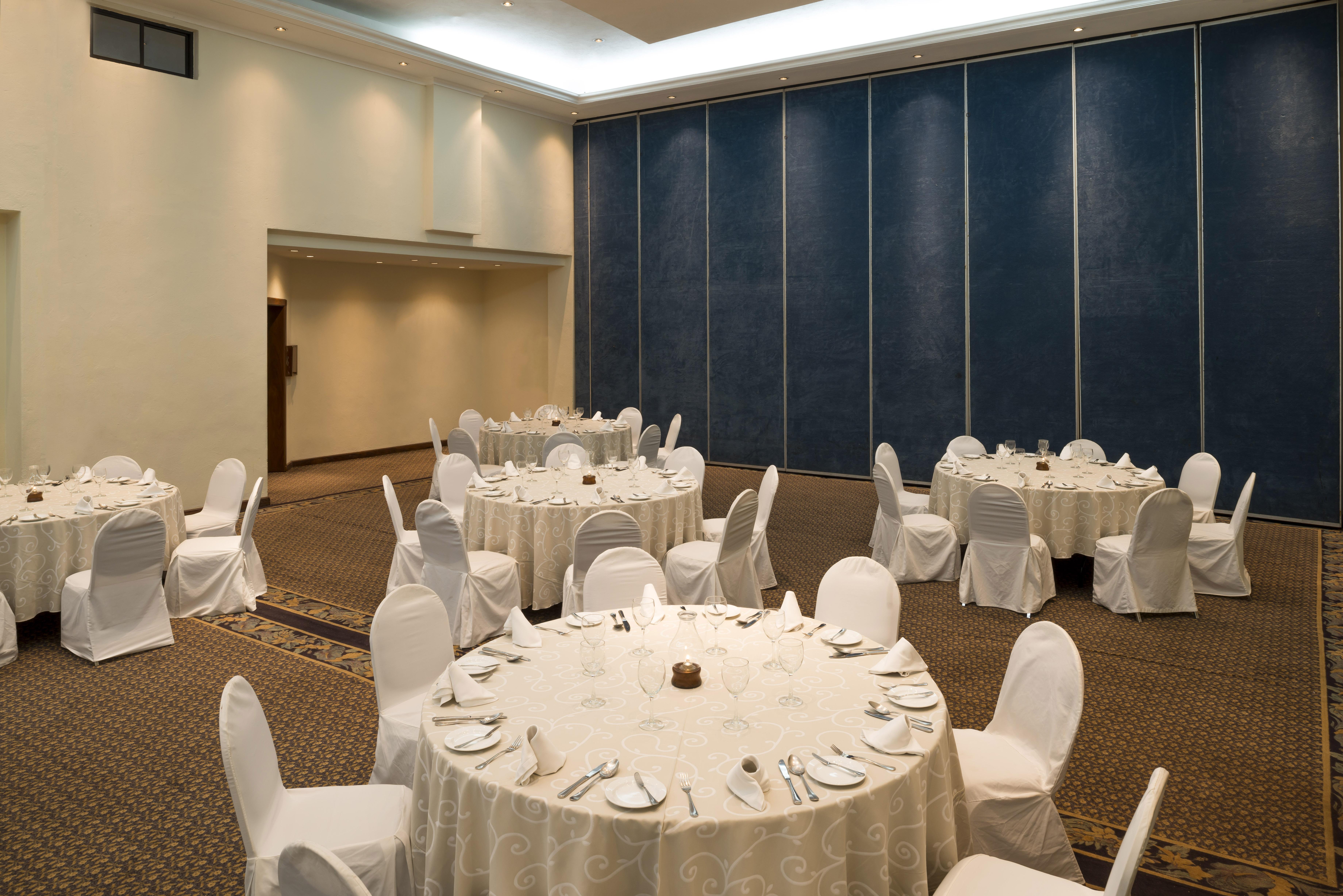 Camino Real Acapulco Diamante Hotel Ngoại thất bức ảnh A banquet hall