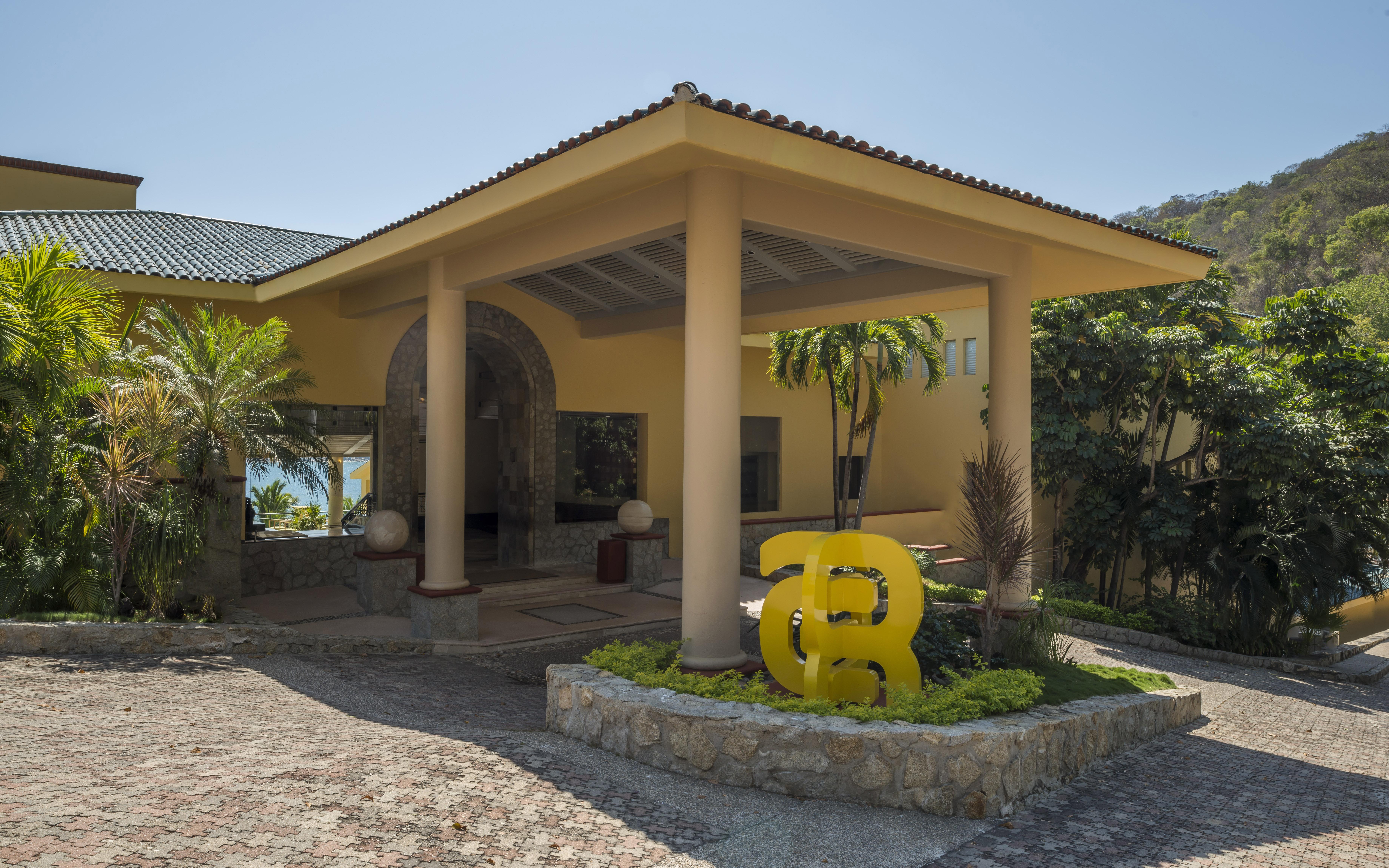 Camino Real Acapulco Diamante Hotel Ngoại thất bức ảnh Entrance to the hotel