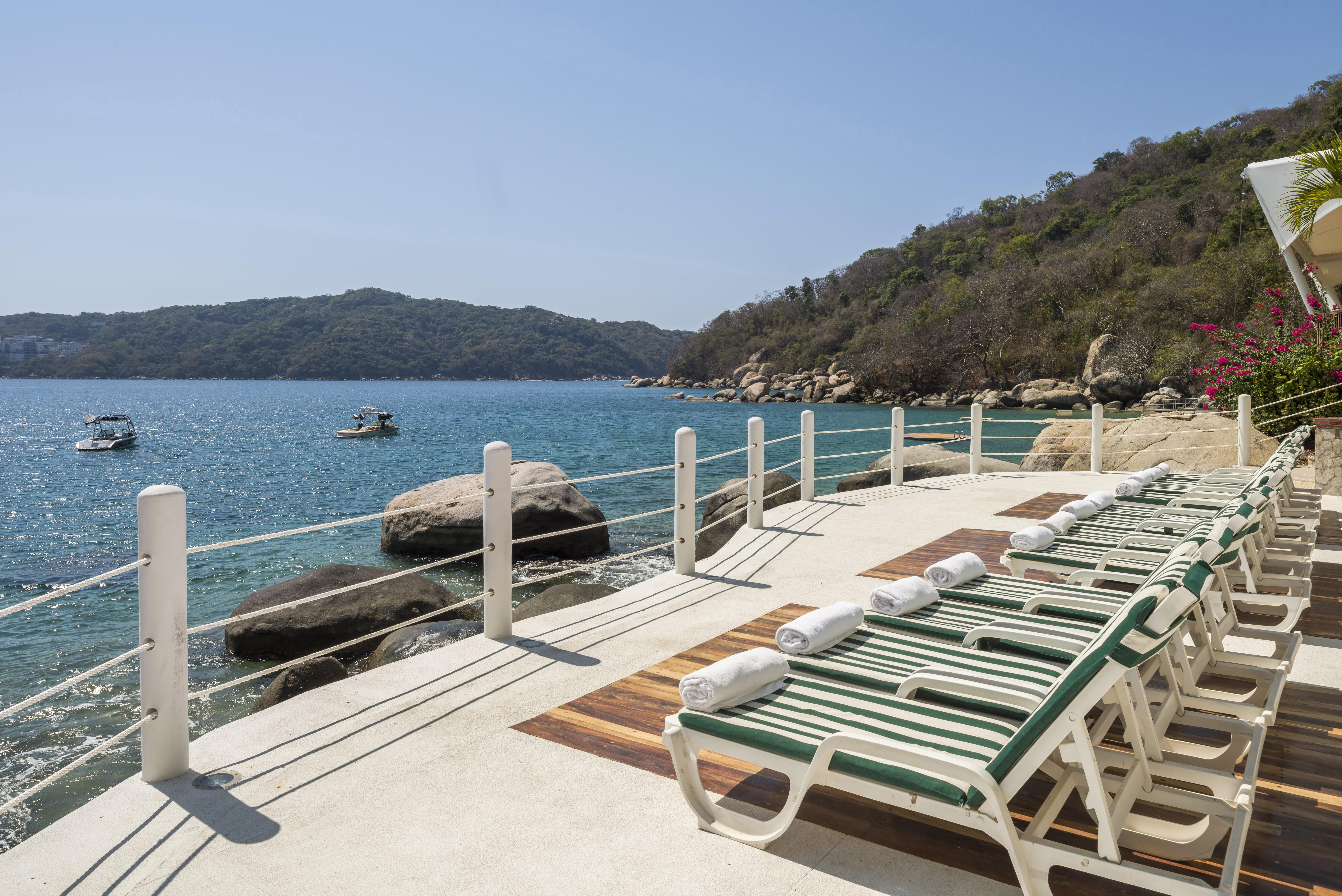 Camino Real Acapulco Diamante Hotel Ngoại thất bức ảnh View of the beach at the resort