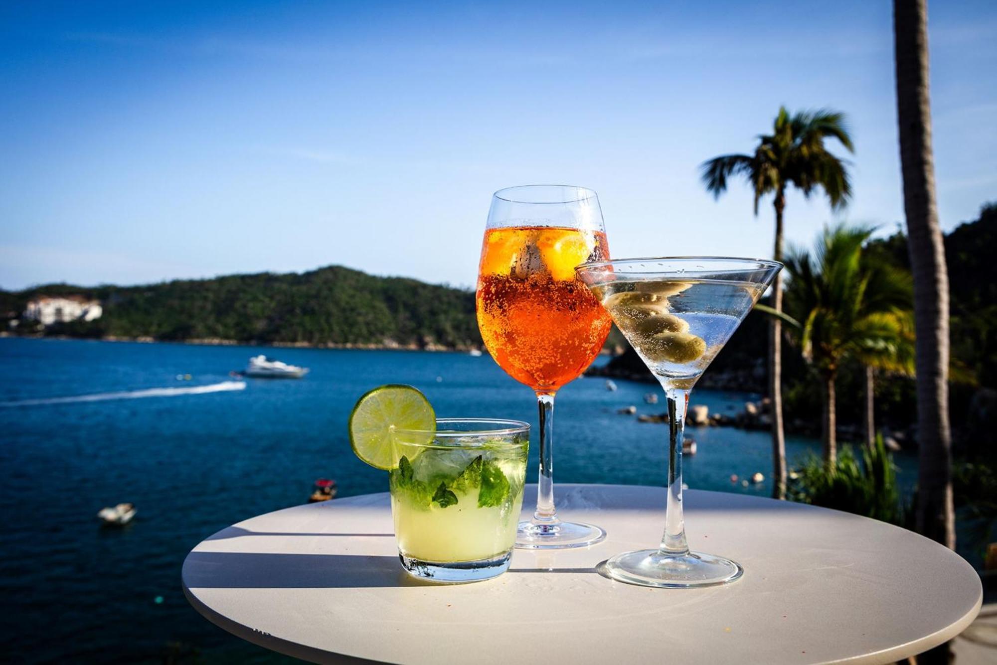 Camino Real Acapulco Diamante Hotel Ngoại thất bức ảnh Cocktails at the beach